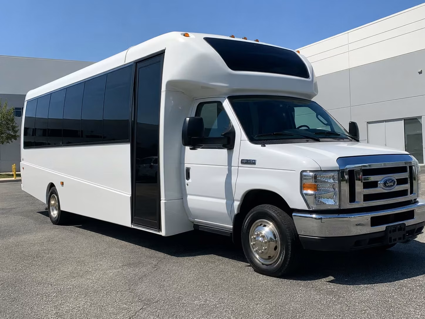 el paso 20 passenger minibus rental